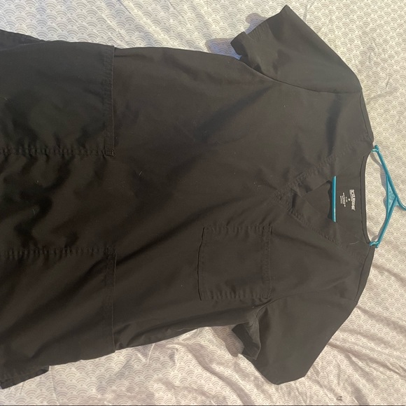 scrub top - Picture 2 of 2